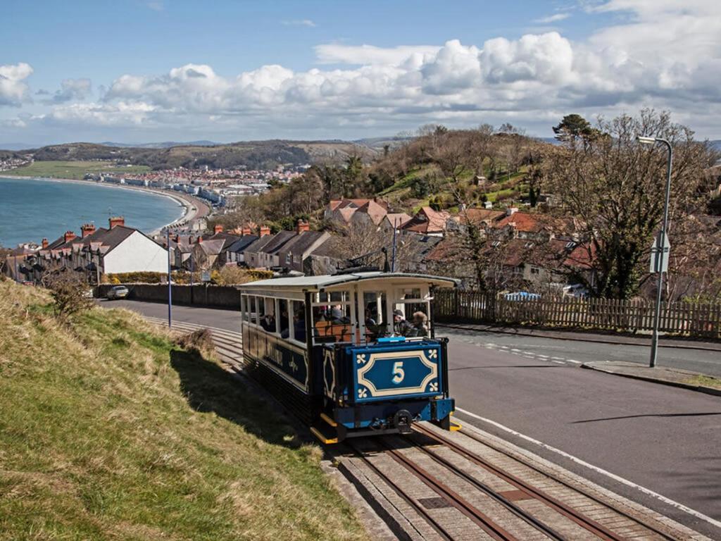 2 Edward Street Villa Llandudno Buitenkant foto